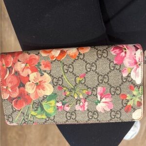 Gucci Floral GG Canvas Wallet - Pink and Orange